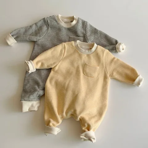 Combinaison bébé rayée doublée peluche
